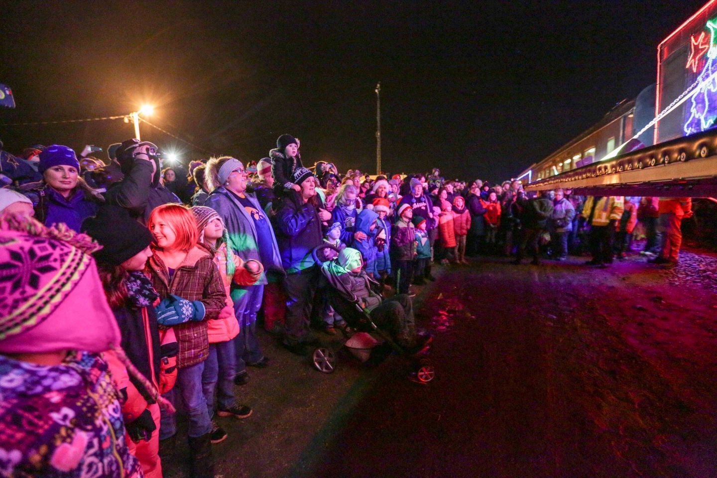 Holiday Train-11.JPG